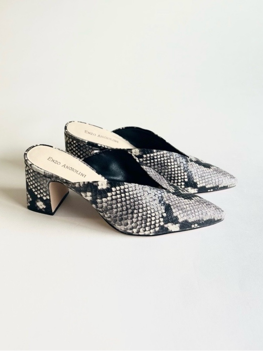 Enzo Angiolini Black Grey Snakeskin Leather Point Toe Heeled Mules size 8.